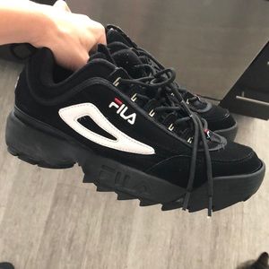 Fila tennis shoes